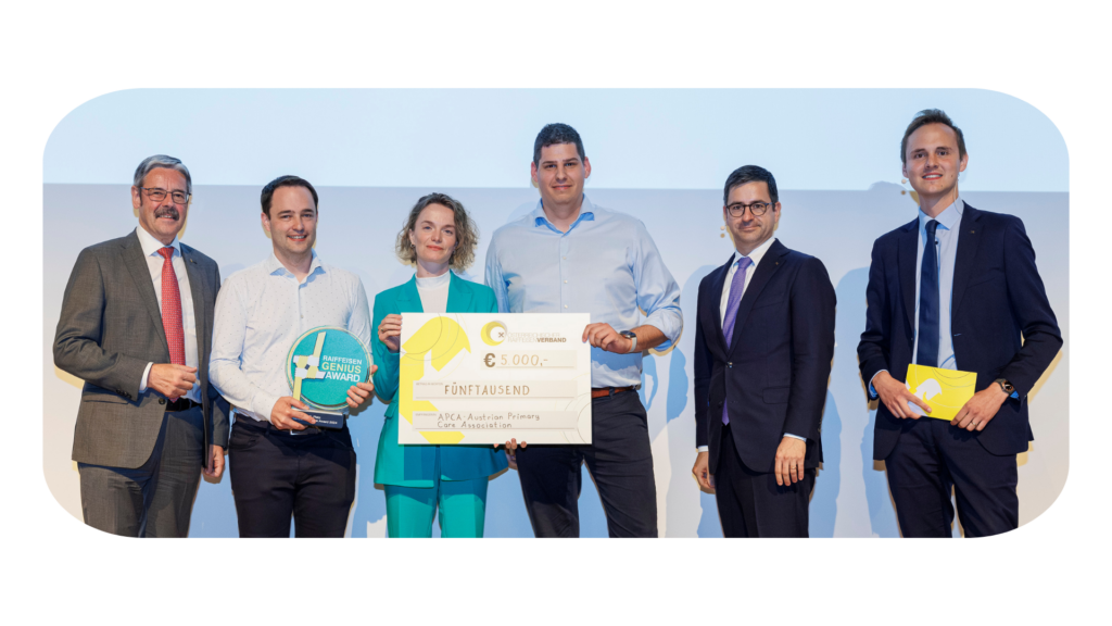 Mitglieder der APCA - Austrian Primary Care Association, Generalsekretär Johannes Rehulka und Manuel Hanselmann bei der Prämierung in Alpbach